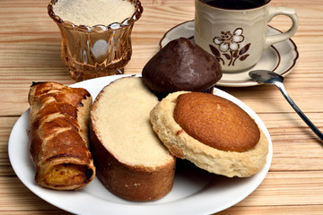 Traditional sweet bread, made with handcrafted veracruzanas, the name of the bread is chocolate pancake, pancha eye, pineapple puff pastry, butter slice, in the background a warm coffee with sugar, wo