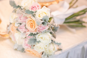 White wedding flowers and wedding decorations
