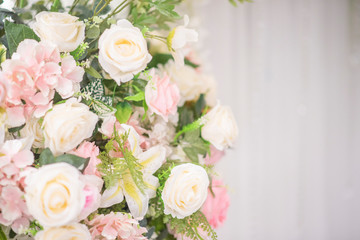 White wedding flowers and wedding decorations