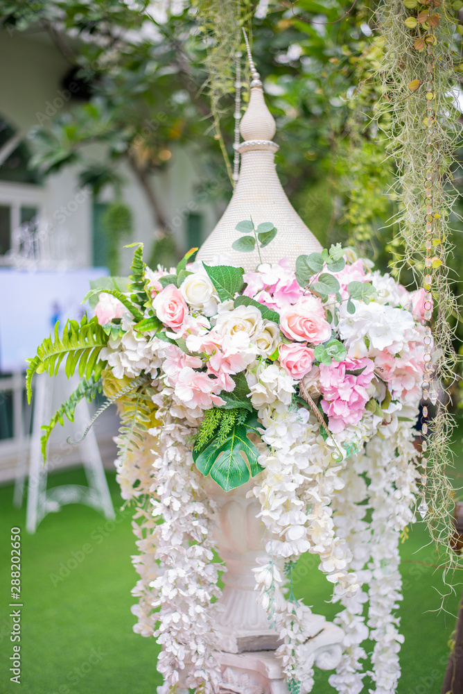 Wall mural white wedding flowers and wedding decorations