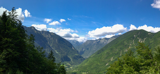 Fototapeta na wymiar Slowenien 2019 Sommer Wandern Alpen Panorama
