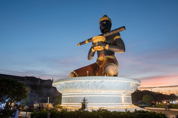 CAMBODIA BATTAMBANG TA DAMBONG STATUE