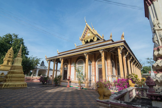 CAMBODIA BATTAMBANG WAT KANDAL TEMPLE
