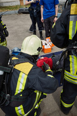 Fototapeta premium The rescue team is looking for the victim and evacuating him.