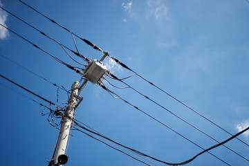 電信柱・電柱・電線・中継