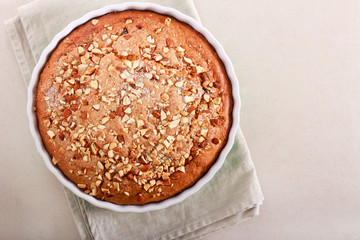 Cake with nutty topping