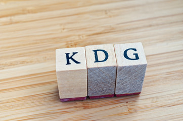 Buchstaben mit in deutsch KDG Katholisches Datenschutzgesetz in englisch Catholic data protection law