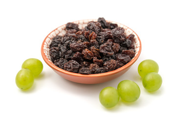 Sultaninen und frische Weintrauben