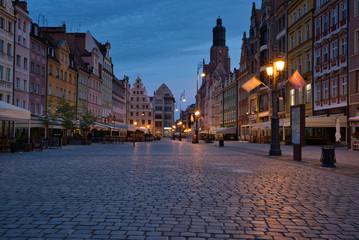 Fototapeta na wymiar Altstadt von Breslau / Wroclaw zum Sonnenaufgang