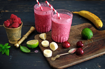 Crushed raspberry smoothies