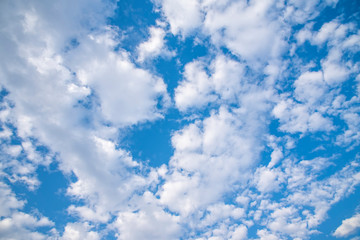 Obraz na płótnie Canvas dramatic blue cloudy sky