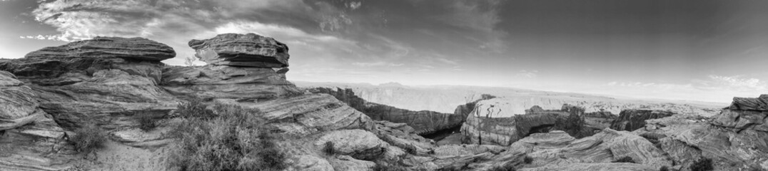 Panoramic view of Horseshoe Bend and Colorado River, USA