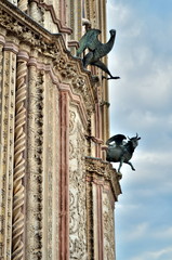Fototapeta premium Figuren am Dom von Orvieto