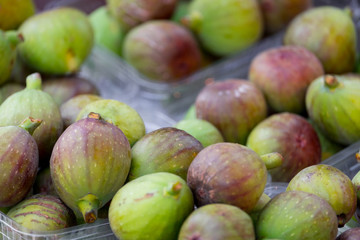 Fresh figs fruit sell in market.