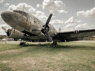 Ancien avion de guerre