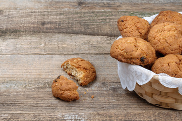 Oatmeal cookies in a wicker cracker.