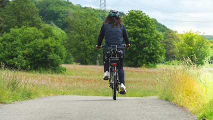 Fototapeta na wymiar E-Bike die coole Art der Gesundheitsförderung
