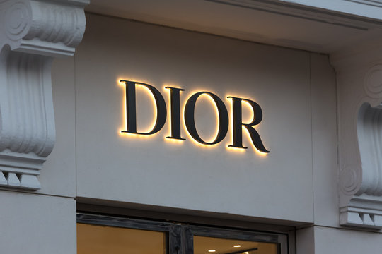1 287 件の最適な Dior 画像 ストック写真 ベクター Adobe Stock