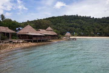 Fototapeta na wymiar The shoreline of Koh Talu Island Thailand, with wooden balcony on the beach