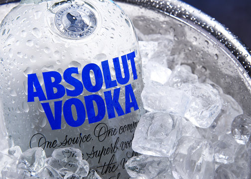 Absolut trở lại với thế giới ảo cho Coachella với sự tập trung vào tình bạn