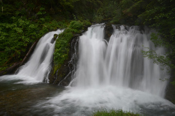 Fototapeta na wymiar Alaska Waterfall