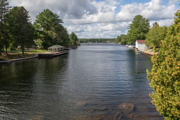 Fototapeta na wymiar View from the Baysville bridge of Lake of Bays Narrows in Northern Ontario