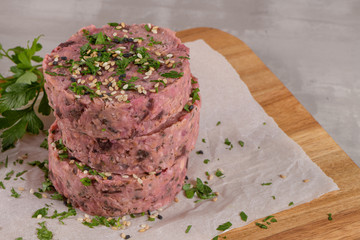 Raw veggie burger with beetroot and white beans