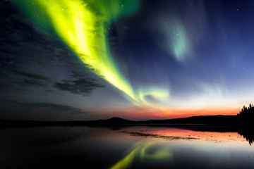 Amazing Northern Lights Display at the onset of Fall just outside Fairbanks, Alaska