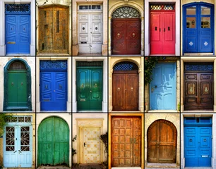 Fotobehang Oude deur verscheidenheid aan close-up retro-stijl oude kleurrijke huisdeuren van de mediterrane architecturale cultuur