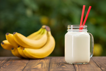 smoothie in mason jar with natural background