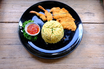 Fried rice with shirmp and vegetables