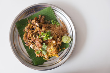 Fried mussel pancakes and Pad Thai in dish