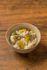 おいものおこわ　Steamed sticky rice set with sweet potato 