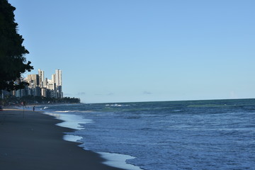 o mar da praia de boa viagem, em Recife