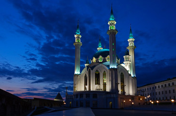 Fototapeta na wymiar Kul Sharif Mosque in Kazan at night, Tatarstan, Russia