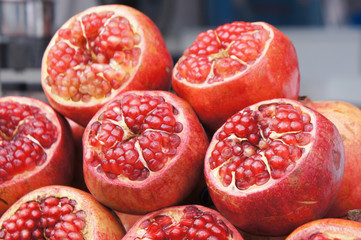Pomegranate fruits is displayed for sale in the market.. Peeled to make it easier for customers to choose.