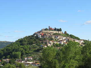 Fototapeta na wymiar village in the mountains Motovun croatia