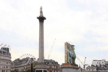 Colonne Nelson à Trafalgar Square, construite en 1843 en l'honneur de l'Amiral Horatio Nelson, Londres, Royaume Uni