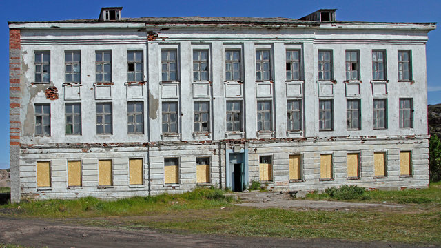 abandoned building of school in village Teriberka