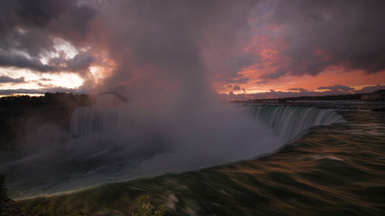 Fototapeta premium Dawn at Niagara Falls