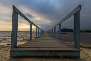 Fototapeta premium Wooden pier at the beach