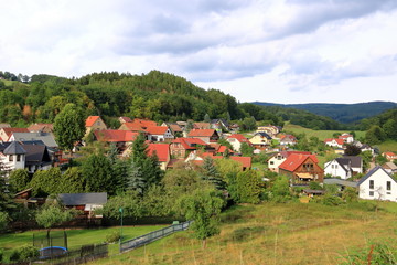 Fototapeta na wymiar View to the little village of Elmenthal in Thuringia