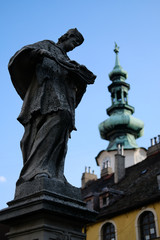 Fototapeta na wymiar statue in old city of Bratislava