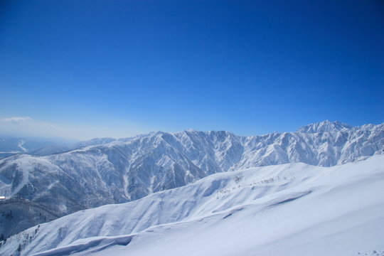 雪山 Images – Browse 94,815 Stock Photos, Vectors, and Video