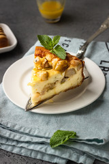 No crust healthy cheesecake with pear, mint and honey.