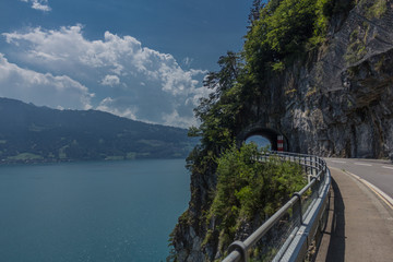 Wunderschöne Erkundungstour durch die Berge der Schweiz. - Thunersee/Schweiz