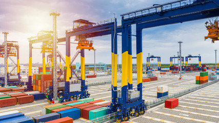 Container crane, Harbor cargo crane for shipping container box port equipment.