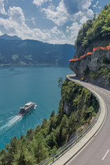 Wunderschöne Erkundungstour durch die Berge der Schweiz. - Thunersee/Schweiz