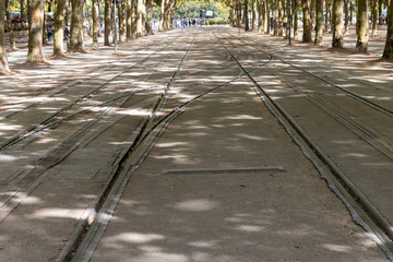 échangeur au niveau des rails de tramway