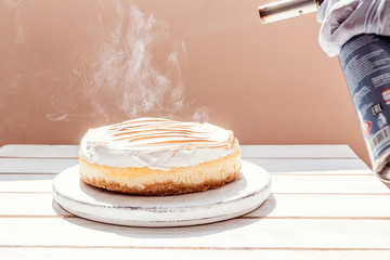 Lemon Cheesecake Crude. Recipe, phased preparation.